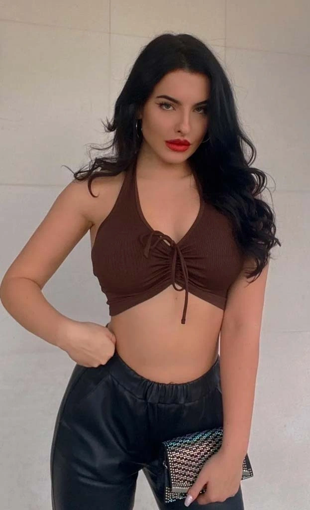 Teenage Escorts in Mumbai